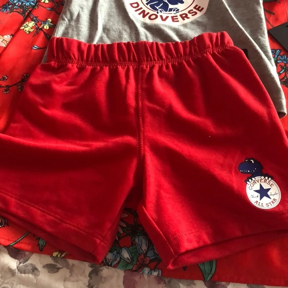 🦖🦕CONVERSE NWT red and gray 2Piece set boys size 24M🦖🦕